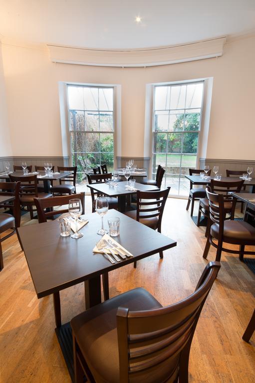 Hewitts Hotel And Restaurant Newport  Esterno foto
