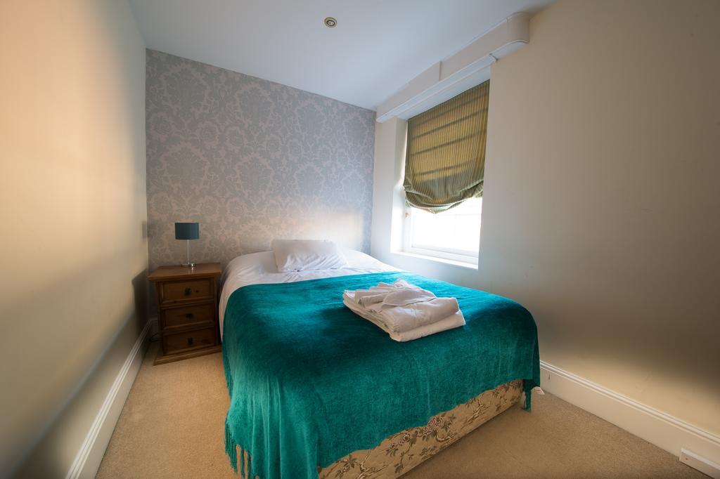 Hewitts Hotel And Restaurant Newport  Esterno foto