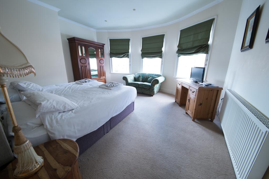 Hewitts Hotel And Restaurant Newport  Esterno foto